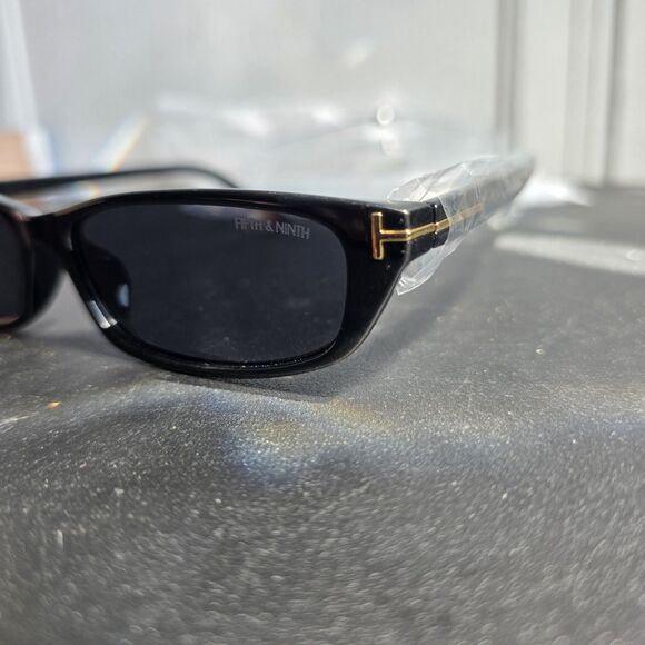 Fifth And Ninth - Lana - Slim rectangle frame Sunglasses - Y2K & metal accents main image 4